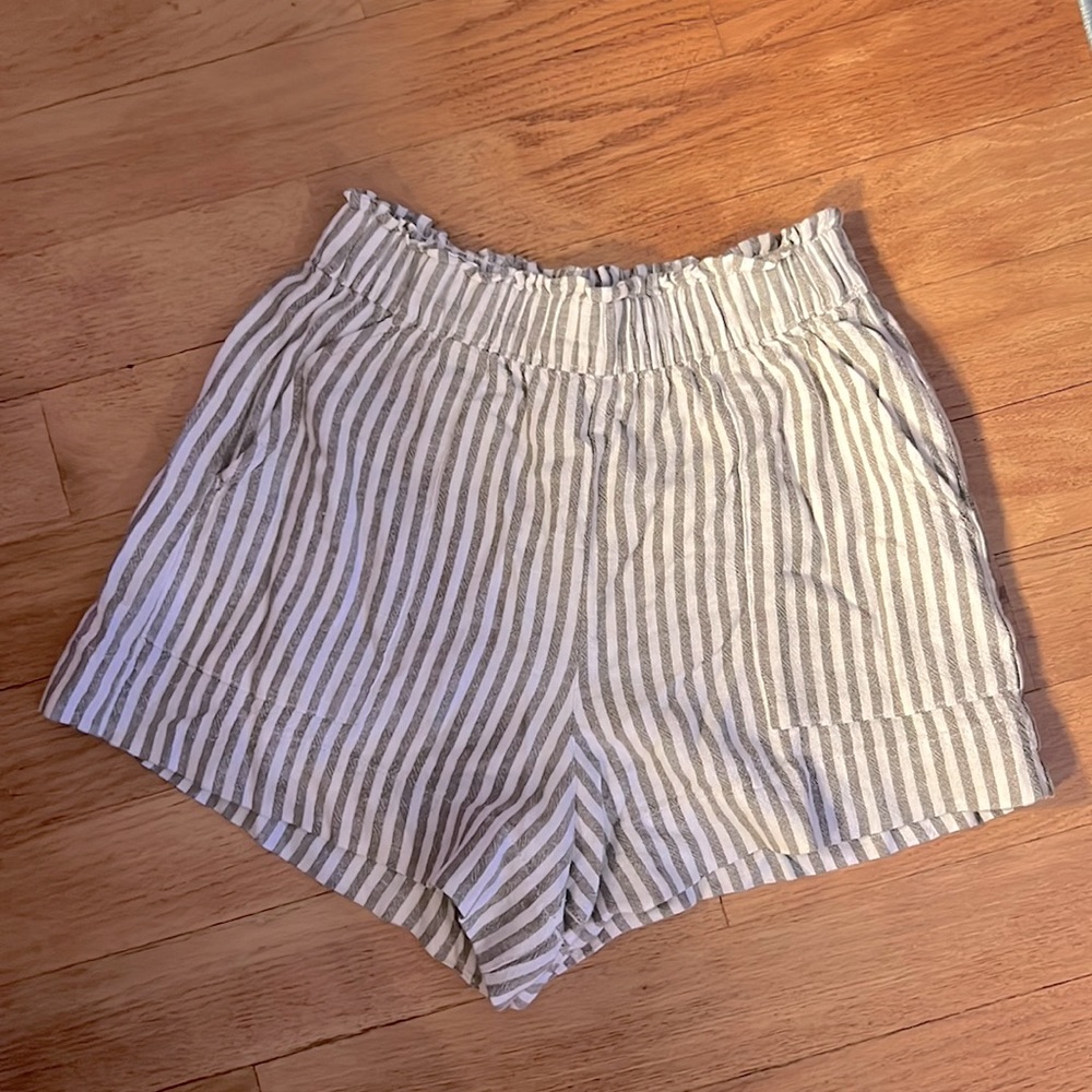 Abercrombie & Fitch Linen - blend pull-on shorts green stripe women’s small